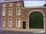 <font color="red"><font size="+1">La ferme Vandormael, rue de Tongres  Haccourt. Elle date de 1875 et elle est toujours en activit.</font></font>