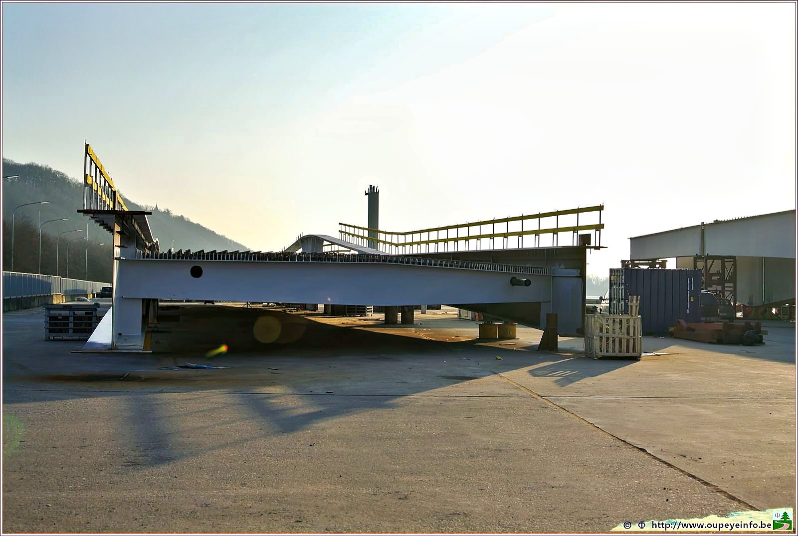 <font color="blue"><font size="+1"> Trilogiport - Hermalle-sous-Argenteau travaux construction pont Euregio</font></font>